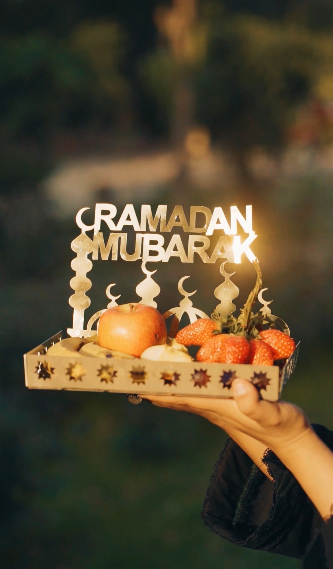 Gold-Plated Ramadan Aftaar Tray